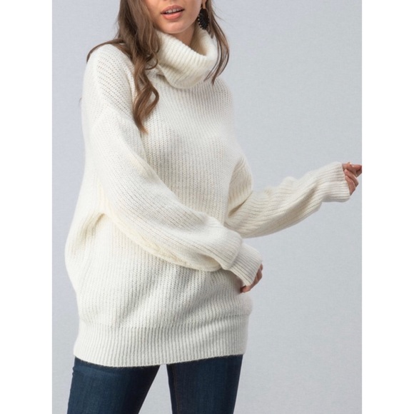 38- Soft knit turtleneck ivory tunic sweater - Picture 3 of 3